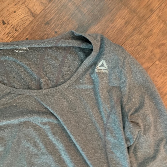 Reebok Workout Top - Picture 2 of 3
